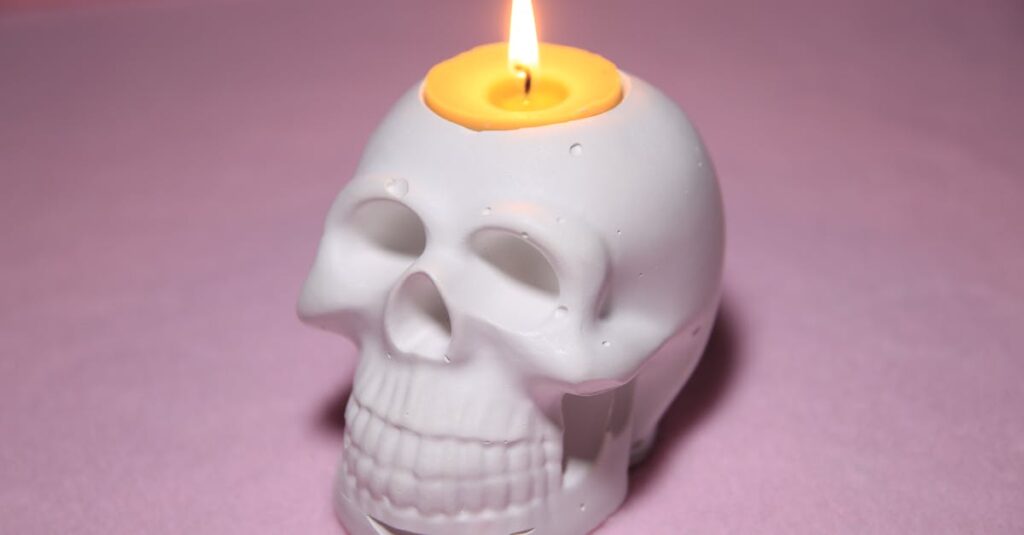 くすみカラーとゆるホラーを組み合わせた2025年のインスタ映えハロウィンスイーツ