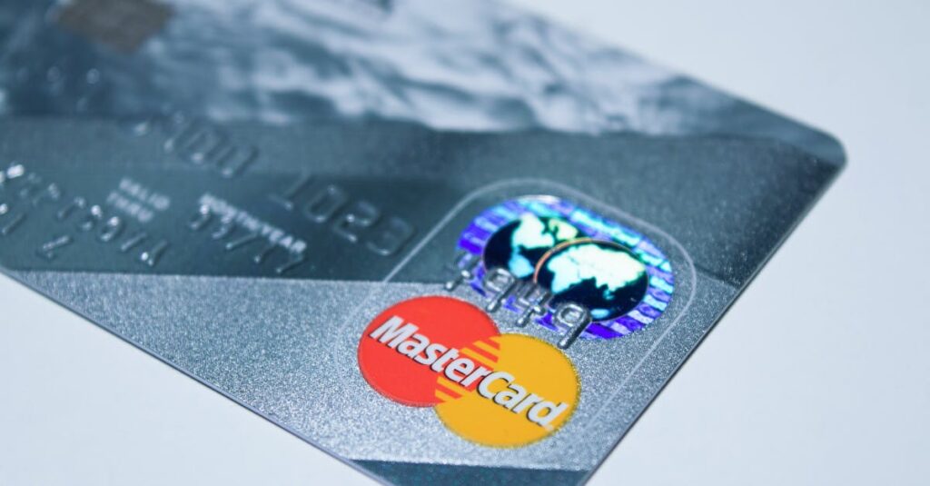 クレジットカードの引き落とし日と締め日を活用して支払い時期を調整する図