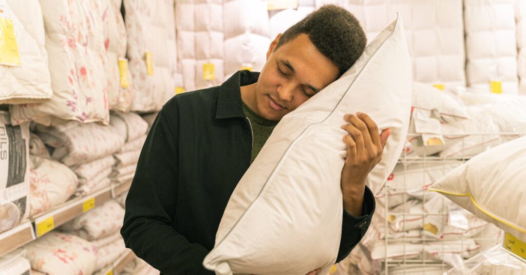 年始の福袋を落ち着いて計画的に購入しようとしている人の穏やかな様子のイメージ画像