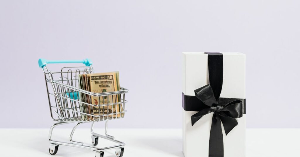 ブラックフライデーで買った商品を贈り物にして節税や節約に活かすシーン