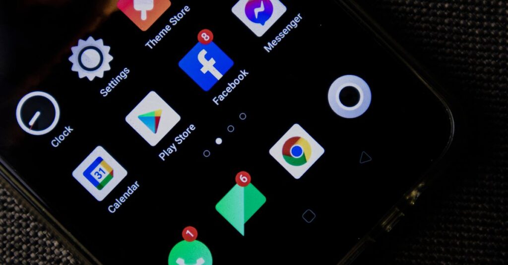 ブランド公式アプリやLINE登録でクーポンを受け取っているスマホの画面