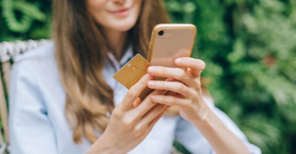 クレジットカードの引き落とし日と締め日を活用して支払い時期を調整する図