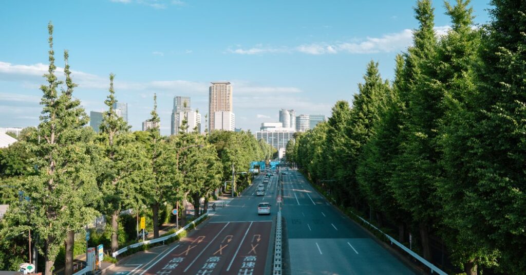 混雑を避けるための年末年始旅行の旅程設計を紹介するイメージ